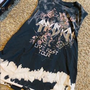 Affliction tank size large, runs tighter, only worn a handful of times: